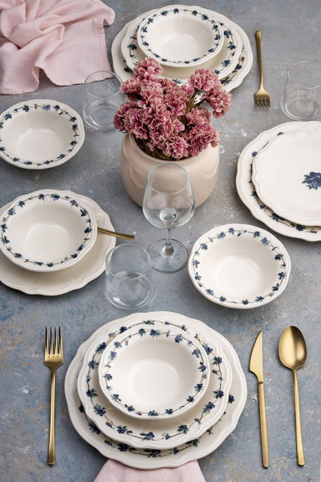 Hermia Blueberry Juego de Cena de Porcelana de 24 Piezas en Blanco, Azul y Verde Hermia Blueberry Juego de Cena de Porcelana de 24 Piezas en Blanco, Azul y Verde